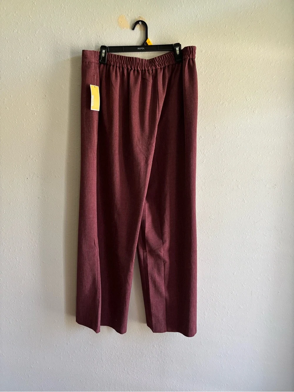 Michael Kor’s women pants in Burgundy